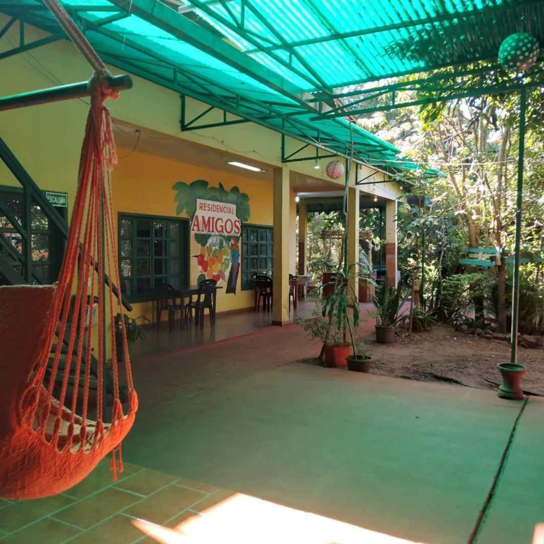 Hotel Y Residencial Amigos Πουέρτο Ιγκουασού Εξωτερικό φωτογραφία