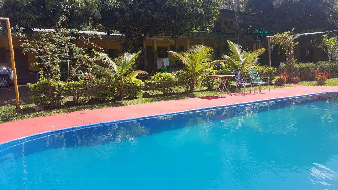 Hotel Y Residencial Amigos Πουέρτο Ιγκουασού Εξωτερικό φωτογραφία